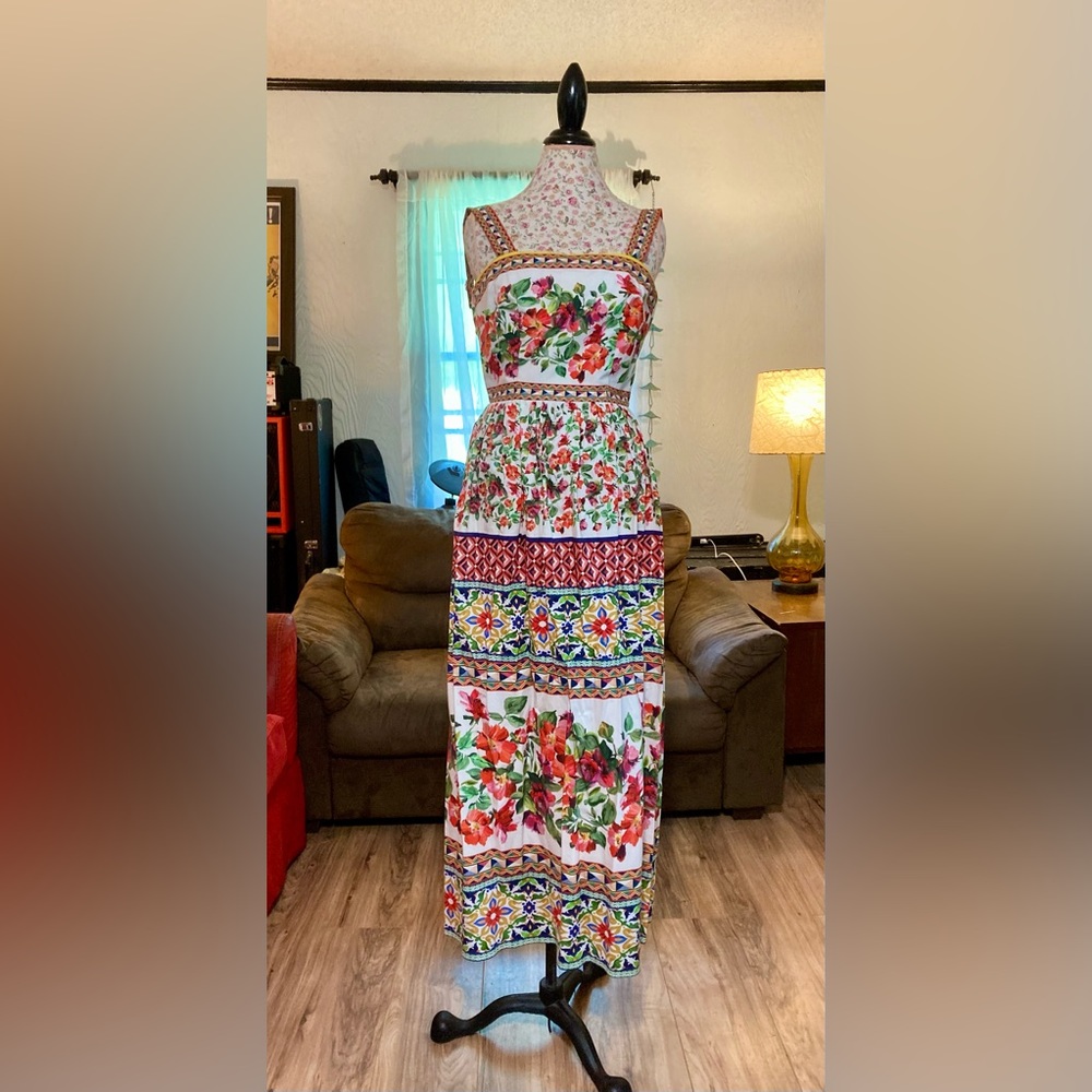 Long floral maxi dress, wide adjustable straps size 2, Antonio Melani